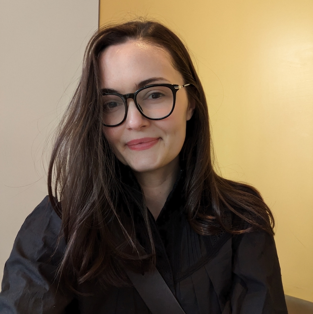 Meet your Posher, Elaine